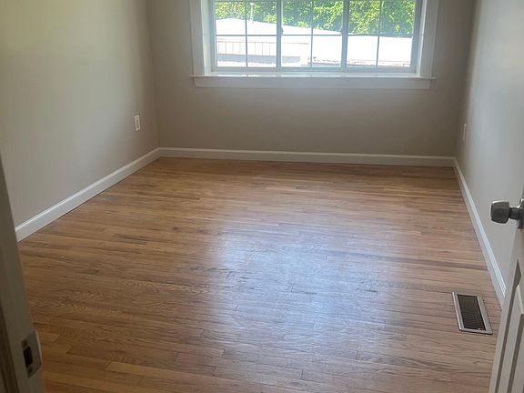 5th image of 401 Walnut St #1