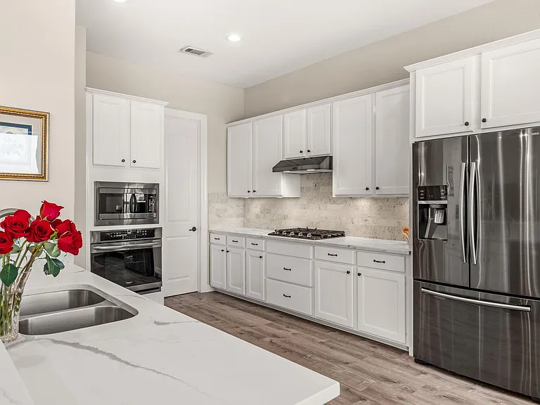 319 Lombardia Dr #21B — Photo 9
