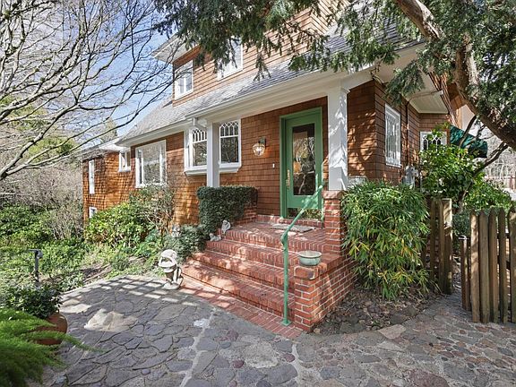 3rd image of 205 Crescent Road