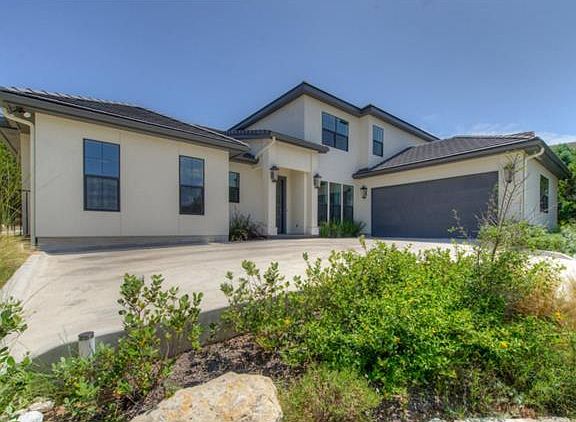 2nd image of 5 Autumn Oaks Dr
