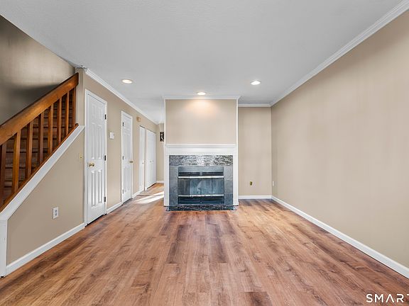 3rd image of 585 Park Road #7-3