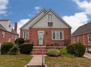 69-30 184th St, Fresh Meadows, NY 11365