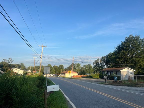4th image of 216 Whiteside Rd