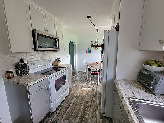 3rd image of 119 25th St N