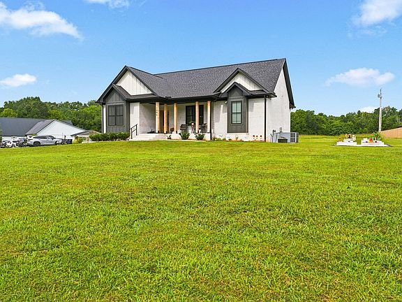 2nd image of 1006 Clifton Valley Rd