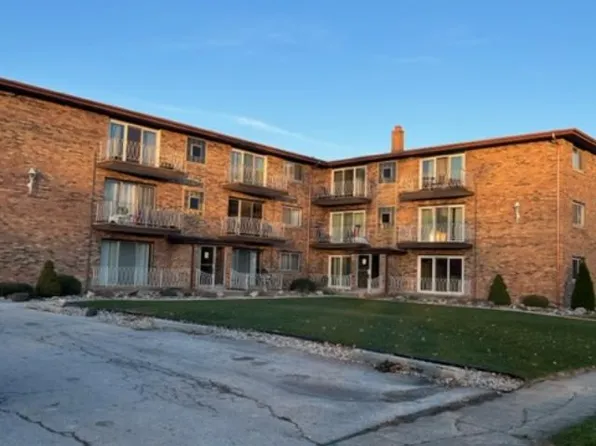 18539 Christina Dr #12, Lansing, IL 60438