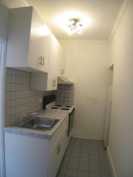 1st image of 235 Oak St #11