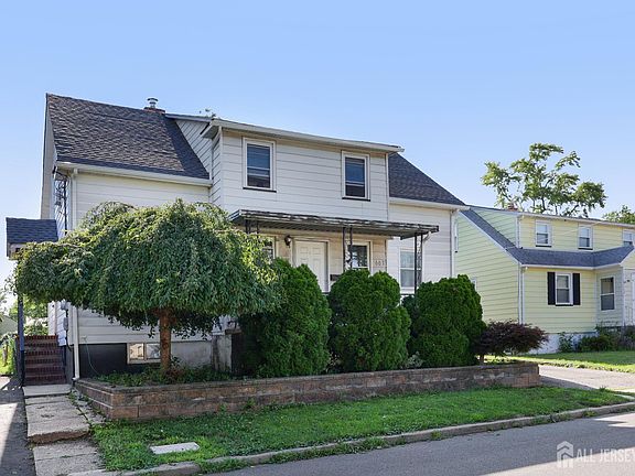 3rd image of 661 Leone St