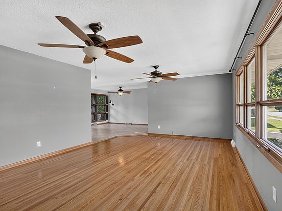 4th image of 1802 26th St NW