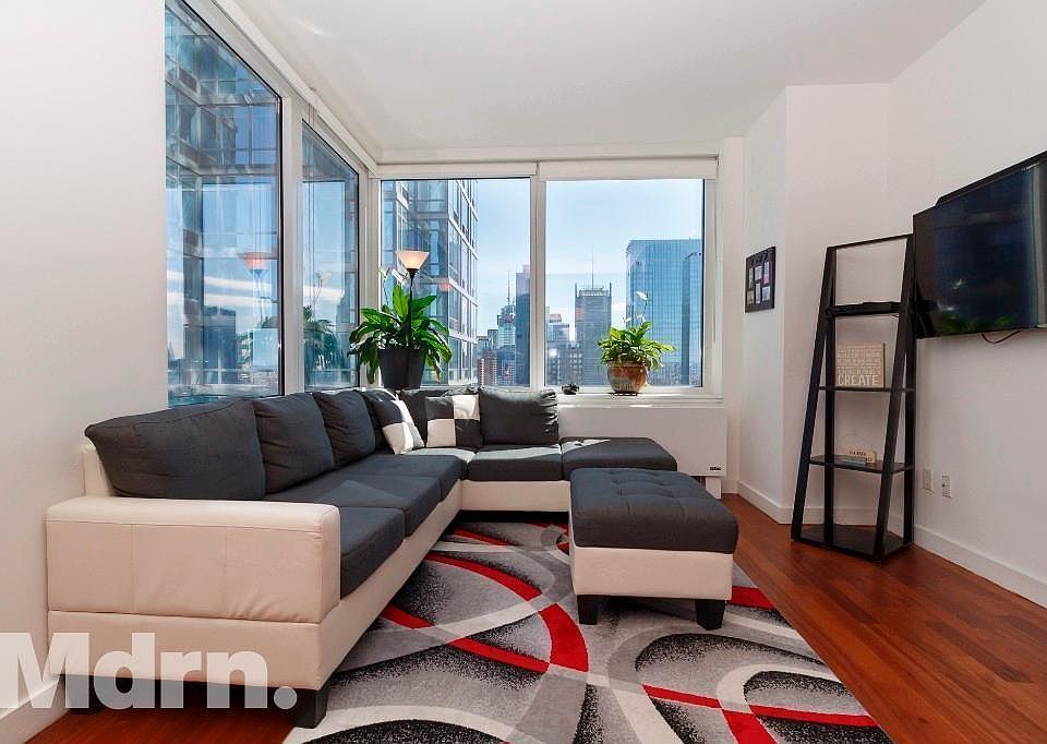 1st image of 620 W 42nd St APT 40H