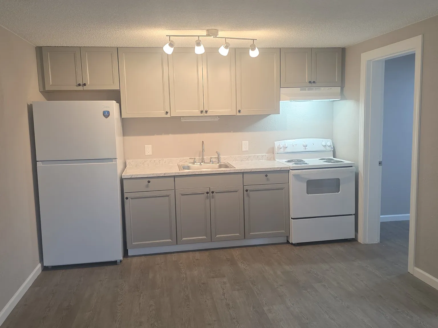 1 bed, $1,075 — Photo 2