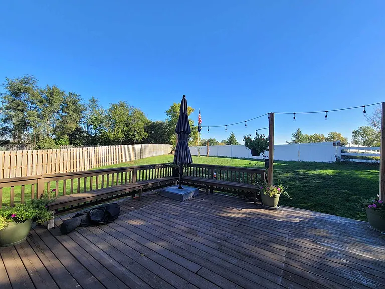 18610 L Cir — Photo 17