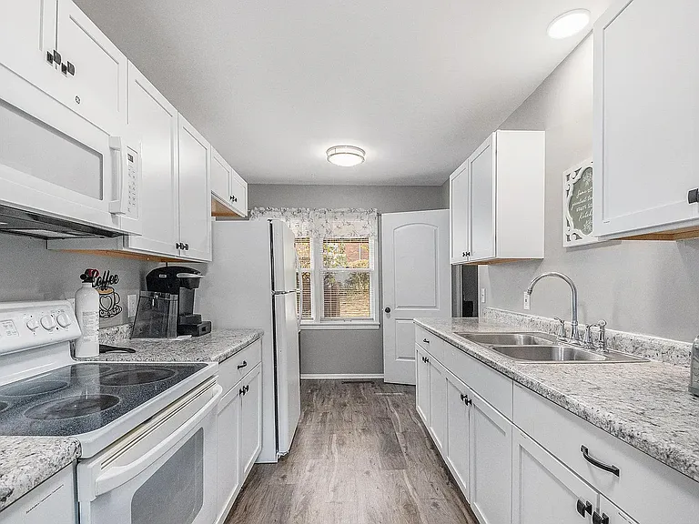 520 S 70th St — Photo 12
