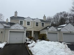 32 Quail Ct, Manorville, NY