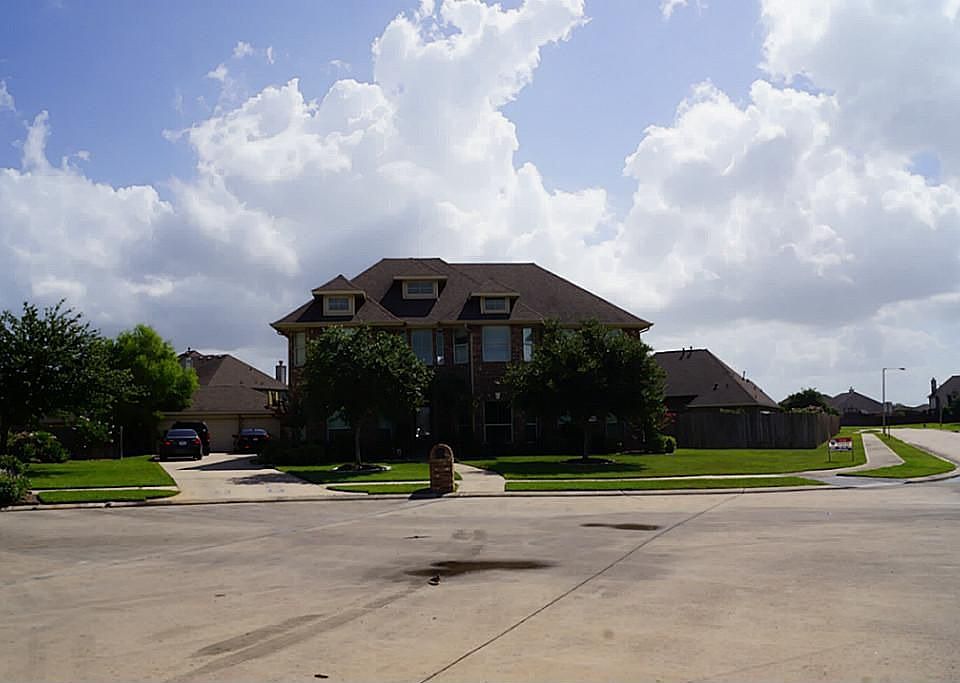 1st image of 500 Falcon Lake Cir