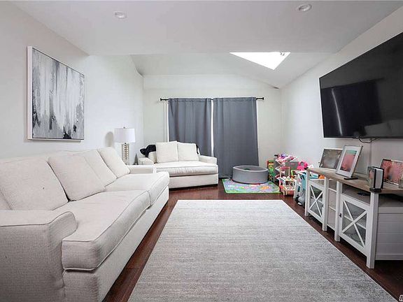3rd image of 160-44 92nd St