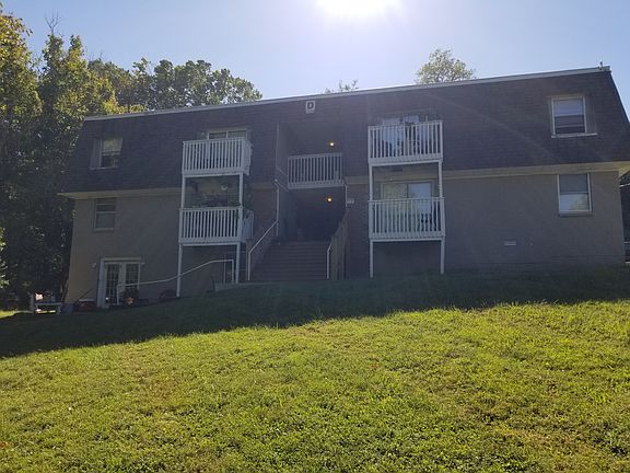 2nd image of 150 Mayhew Rd APT D1