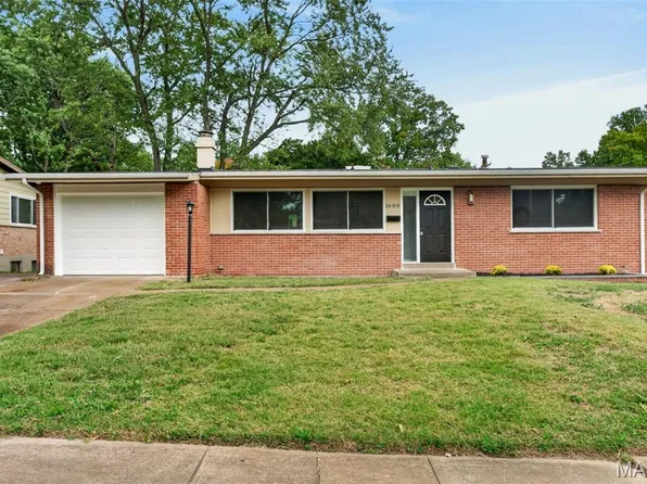1600 Gallant Fox Dr, Florissant, MO 63033