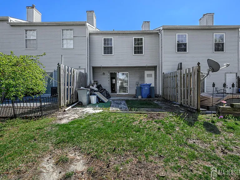 805 Darlington Dr — Photo 28