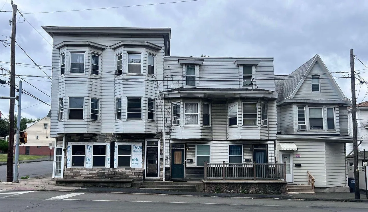 102 N Lehigh Ave — Photo 1