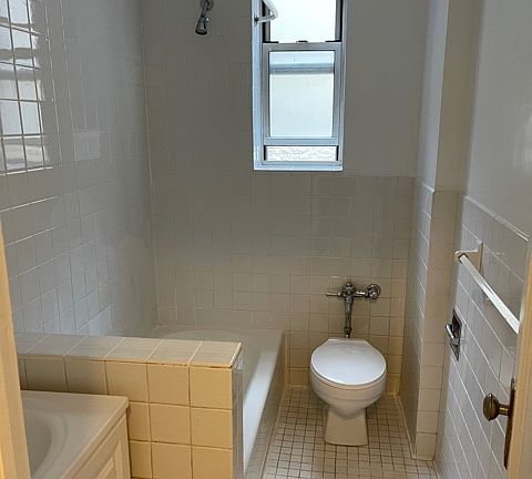 5th image of 421 W 24th St APT 2A