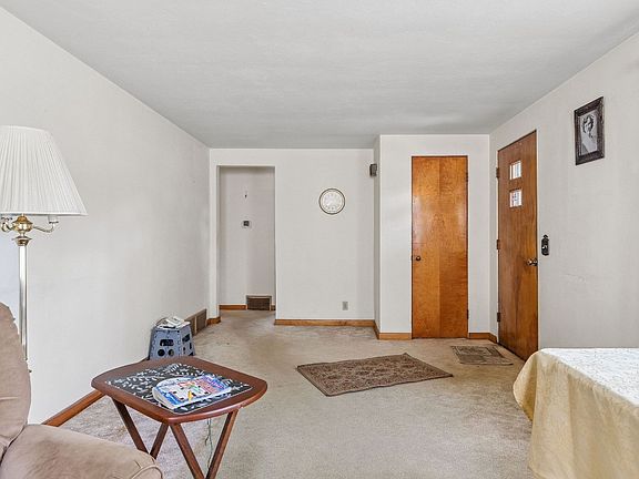 3rd image of 3514 Columbia Dr