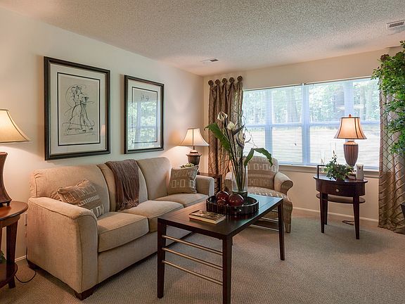 5th image of 1027 Hilltop Dr