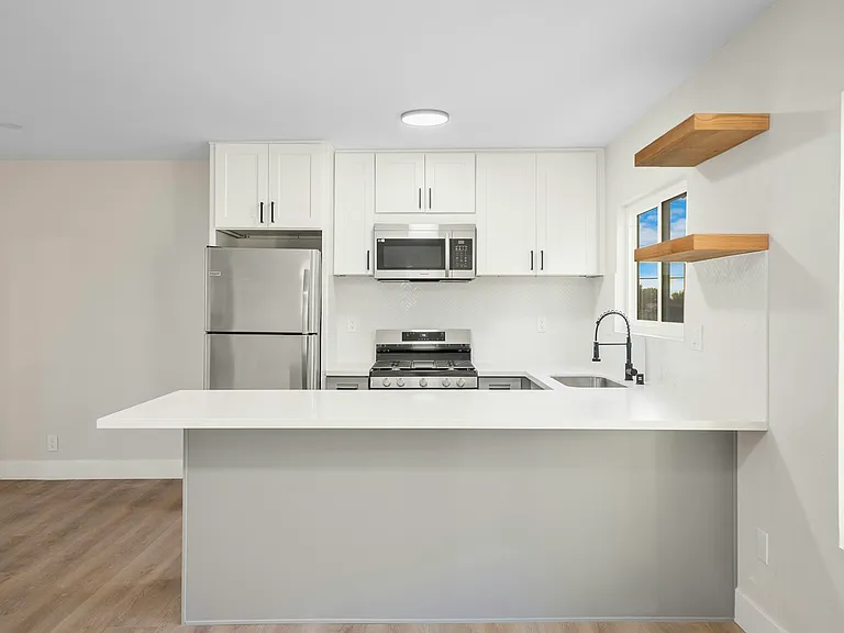 4022 42nd St #2 — Photo 7