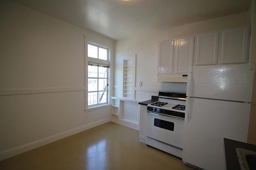 5th image of 98 Cervantes Blvd