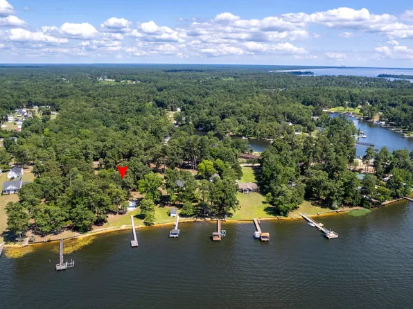 1588 Charles Dr, Manning, SC 29102