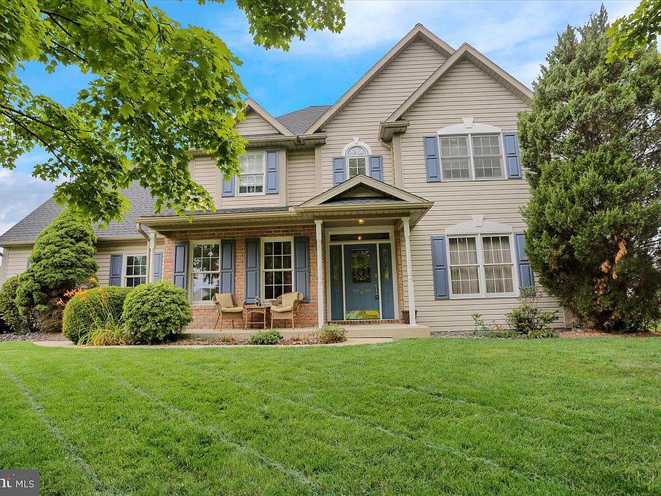 1st image of 121 Omega Cir