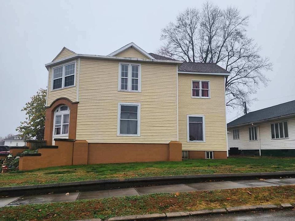 2nd image of 403 N Main St