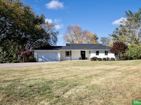 7904 Pacific St, Omaha, NE 68114