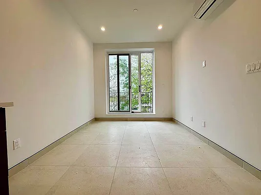 Rented by GROOME REALTY LLC | media 7