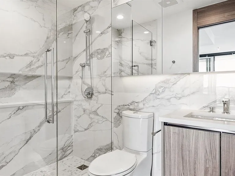 4880 Lougheed Hwy #500X — Photo 12