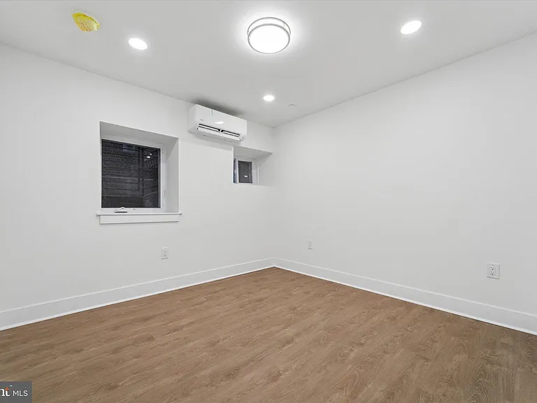 812 W Roosevelt Blvd #6 — Photo 7