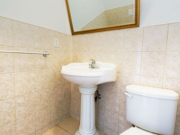 4th image of 570 W 183rd St APT 4D
