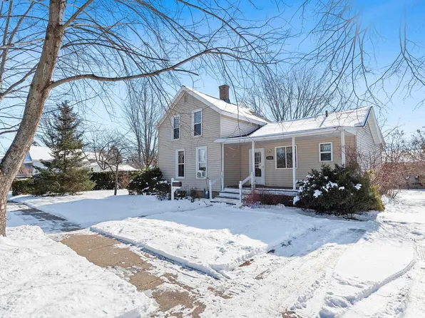 1403 Parnell St, Marinette, WI 54143