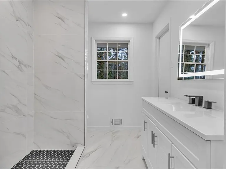 3296 Columbia Woods Dr — Photo 37