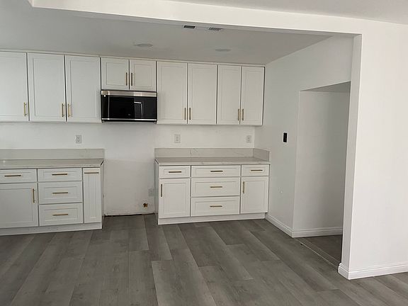 4th image of 398 N Canby St