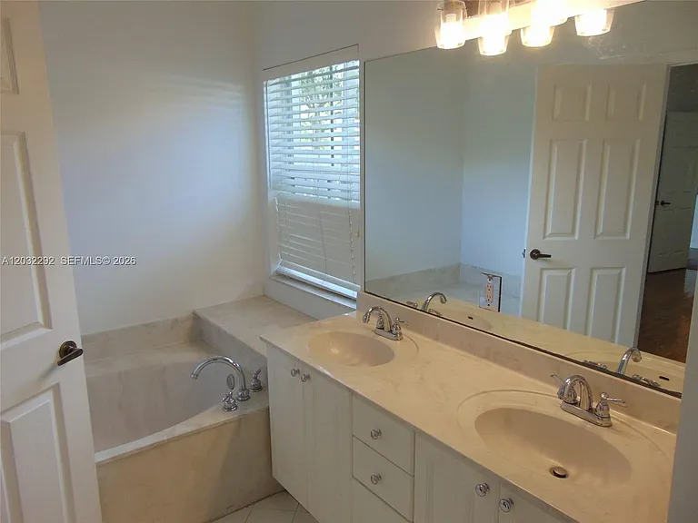 624 Vista Meadows Dr — Photo 18