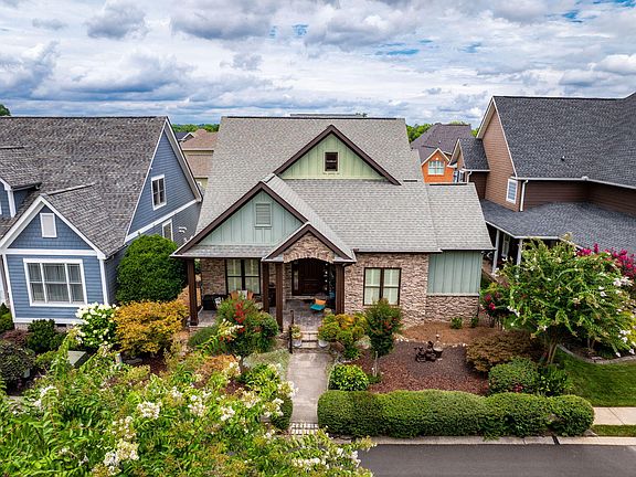 2nd image of 8471 Miss Tiffany Way