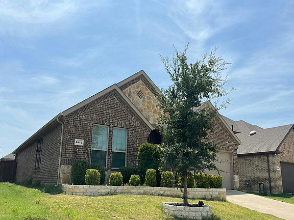 3rd image of 5847 Melville Ln