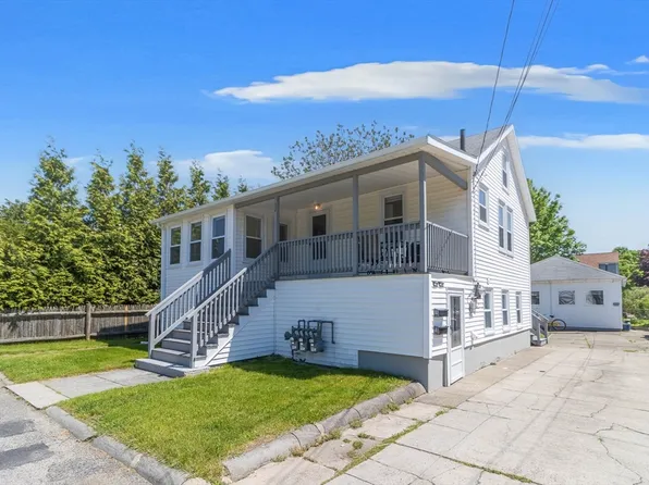 52 H St, Hull, MA 02045