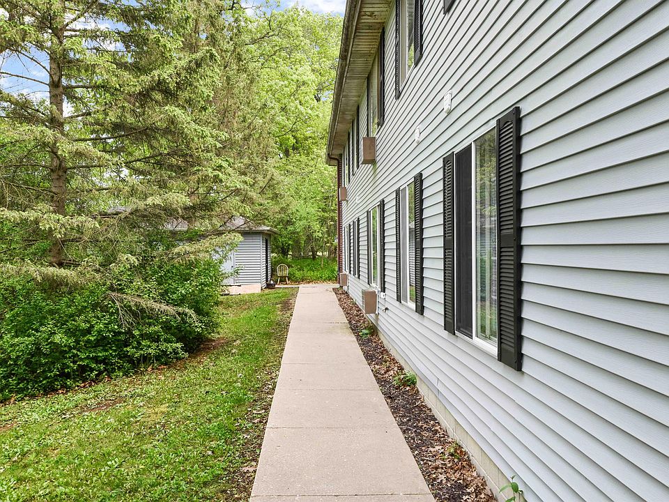 2nd image of 724 Meadow Ln #12
