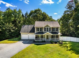 90 Fox Hollow Dr, Weare, NH 03281