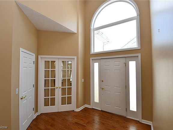 3rd image of 432 Muirfield Dr