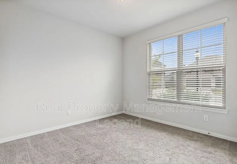 1833 Meadow Trail Ln — Photo 7