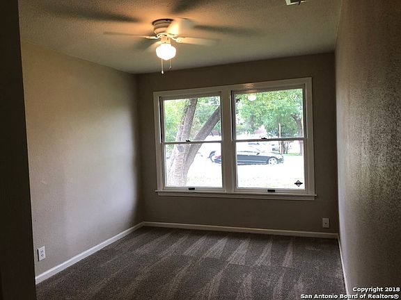 5th image of 161 W Cheryl Dr