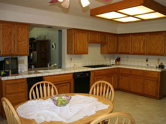 Spacious country kitchen